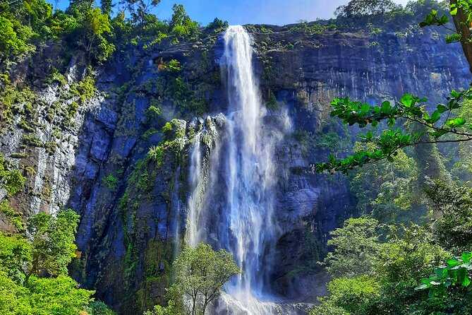 Diyaluma Falls
